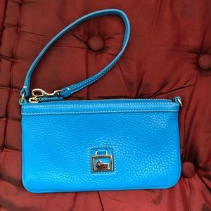 Dooney & Bourke Dillen Wristlet